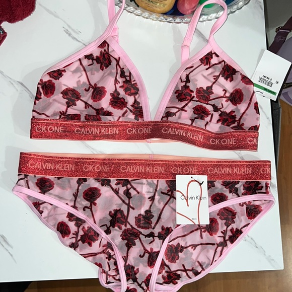 Calvin Klein Intimates & Sleepwear Calvin Klein Bra Panty Set